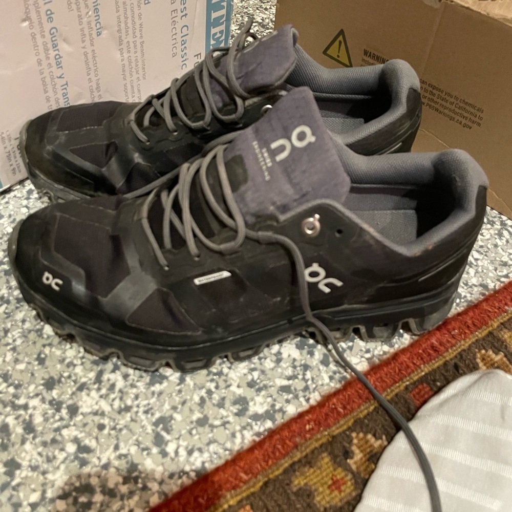 Men’s On clouds waterproof, only worn a few times